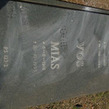 VOS Mias 1918-1995 &amp; Sarie 1919-1984