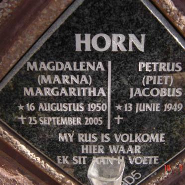 HORN Petrus Jacobus 1949- &amp; Magdalena Margaritha 1950-2005