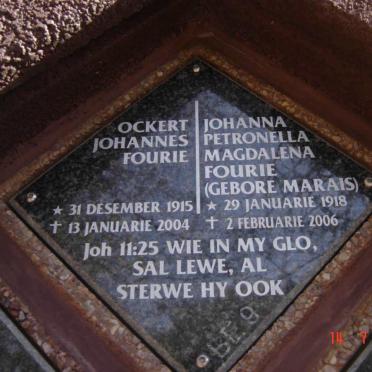 FOURIE Ockert Johannes 1915-2004 &amp; Johanna Petronella Magdalena MARAIS 1918-2006