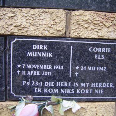 MUNNIK Dirk 1934-2011 &amp; Corrie ELS 1942-