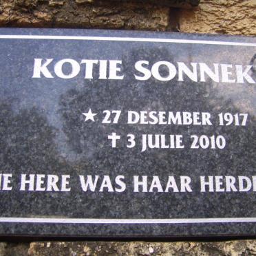 SONNEKUS Kotie 1917-2010