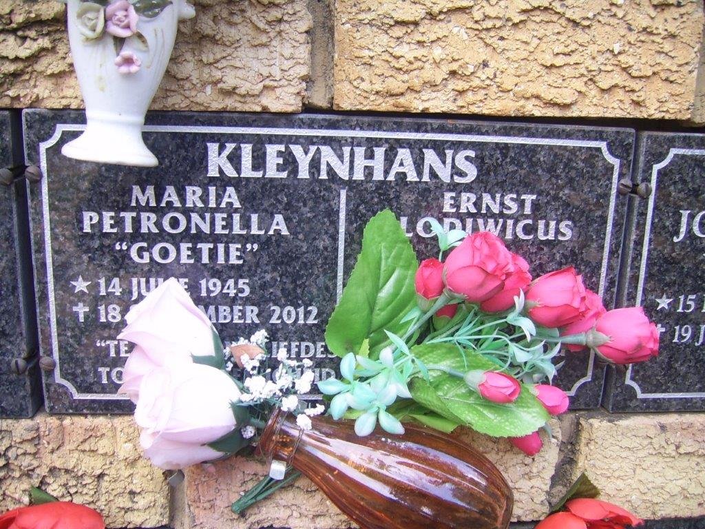 KLEYNHANS Ernst Lodiwicus ? & Maria Petronella 1945-2012