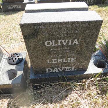 DAVEL Leslie 1931-2019 & Olivia 1928-2005