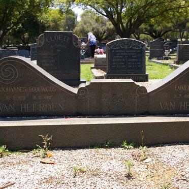 HEERDEN Johannes Lodewicus, van 1878-1962 &amp; Emmerencia J.H. 1884-1967