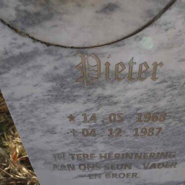 KRUGELL Nettie 1945-2014 :: KRUGELL Pieter 1968-1987_2
