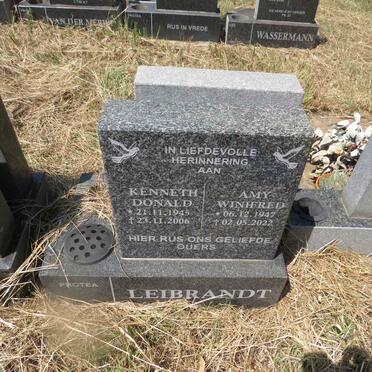 LEIBRANDT Kenneth Donald 1945-2006 & Amy Winifred 1947-2022