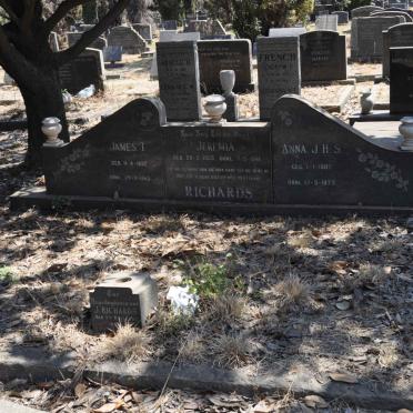 RICHARDS James T. 1892-1963 &amp; Anna J.H.S. 1907-1977 :: RICHARDS Jeremia 1939-1961 