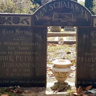 SCHALKWYK Dirk Petrus Johannes, van 1881-1959 &amp; Maria Catharina BREYTENBACH 1884-1975