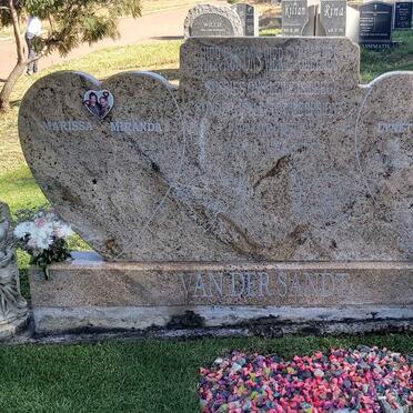 SANDT Miranda, van der 1999-2009 :: SANDT Marissa, van der 2000-2009