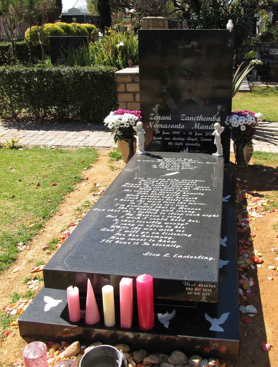 MANDELA Zenani Zanethhemba Nomasonto 1997-2010