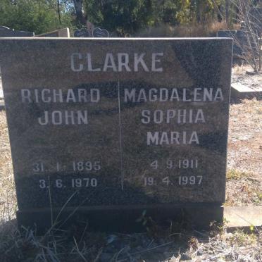 CLARKE Richard John 1895-1970 &amp; Magdalena Sophia Maria 1911-1997