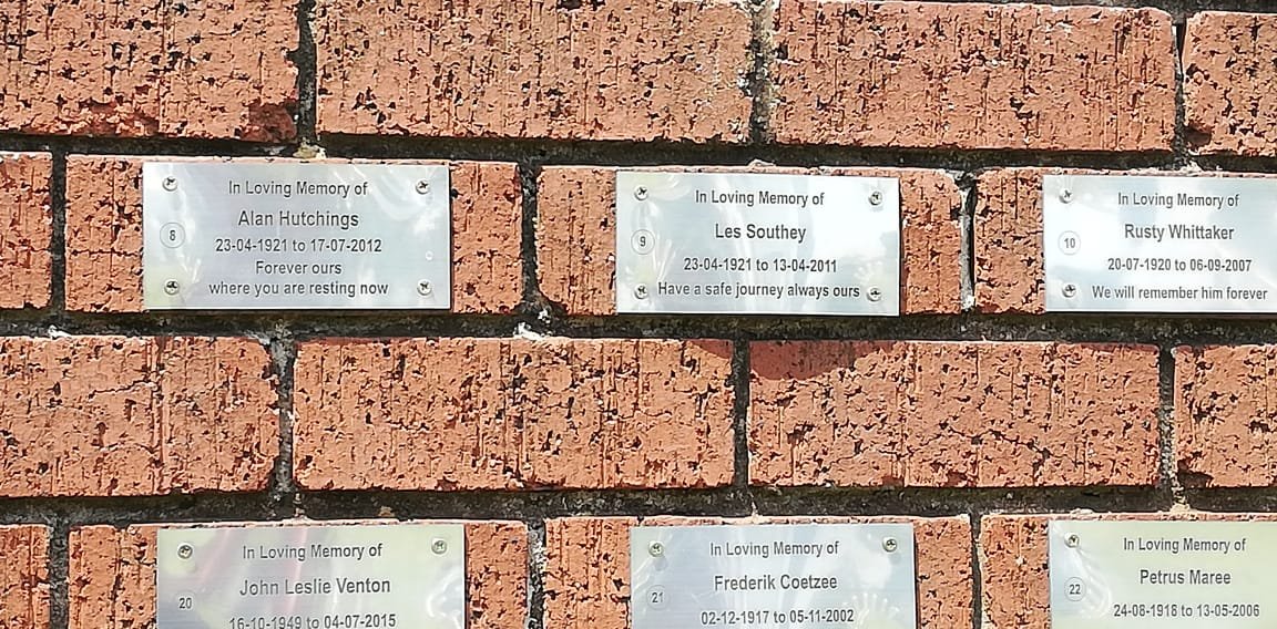 HUTCHINGS Alan 1921-2012 :: SOUTHEY Les 1921-2011 :: WHITTAKER Rusty 1920-2007 :: VENTON John Leslie 1949-2015