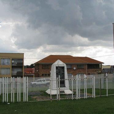 Gauteng, ROODEPOORT, Maraisburg, War memorial