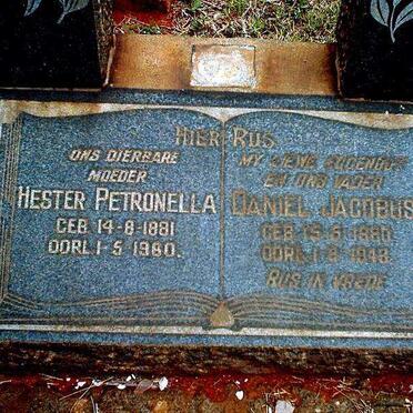 VILJOEN Daniel Jacobus 1880-1948 &amp; Hester Petronella 1881-1960