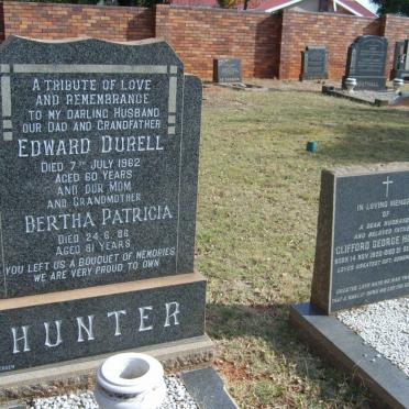 HUNTER Edward Durell -1962 &amp; Bertha Patrica -1986