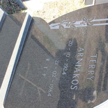 ARNIAKOS Terry 1924-1984