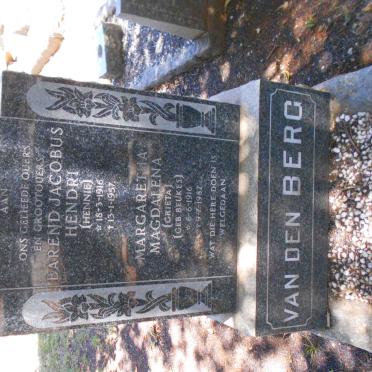 BERG Barend Jacobus Hendri, van den 1916-1957 &amp; Margaretha Magdalena BEUKES 1916-1982
