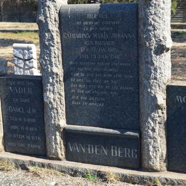 BERG Daniel J.H., van den 1899-1971 &amp; Catharina Maria Johanna HATTINGH 1905-1948