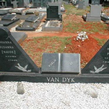 DYK Carl Hendrick Petrus, van 1903-1978 &amp; Johanna Susanna NAUDE 1904-1979
