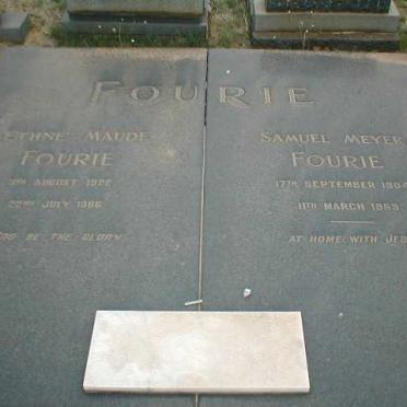 FOURIE Samuel Meyer 1904-1989 &amp; Ethne Maude 1922-1986