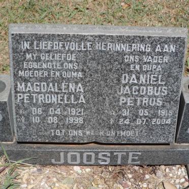 JOOSTE Daniël Jacobus Petrus 1915-2004 &amp; Magdalena Petronella 1921-1998