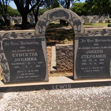 LEWIS Joseph Stephanus 1903-1962 &amp; Eybertha Johanna RIKKERS 1906-1978