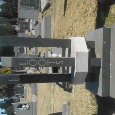 LOOTS L. 1942-1991