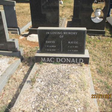 MacDONALD David 1904-1987 &amp; Maude 1913-1999