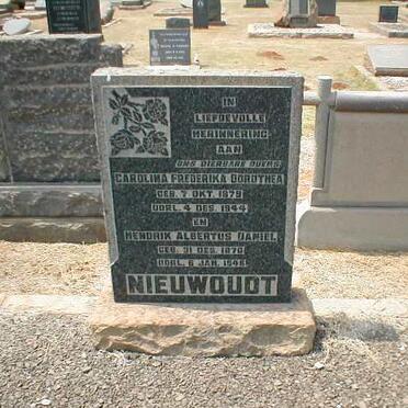 NIEUWOUDT Hendrik Albertus Daniël 1870-1946 &amp; Carolina Frederika Dorothea 1879-1944