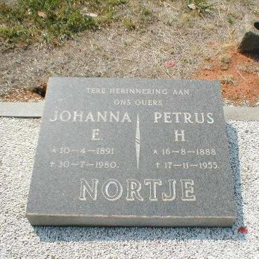 NORTJE Petrus H. 1888-1955 &amp; Johanna E. 1891-1980