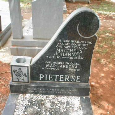 PIETERSE Mattheus Johannes 1901-1980 &amp; Margaretha 1909-1987