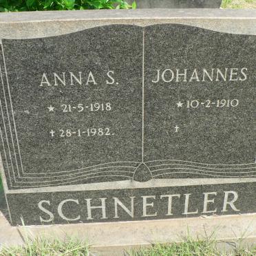 SCHNETLER Johannes V. 1910- &amp; Anna S. 1918-1982