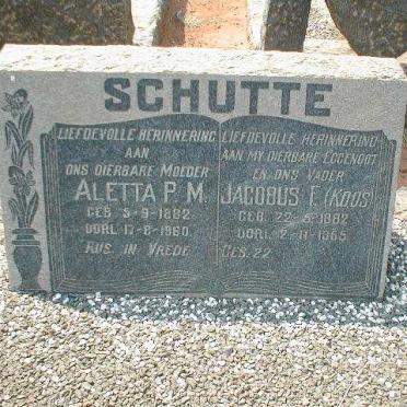 SCHUTTE Jacobus F. 1882-1955 &amp; Aletta P.M. 1882-1960
