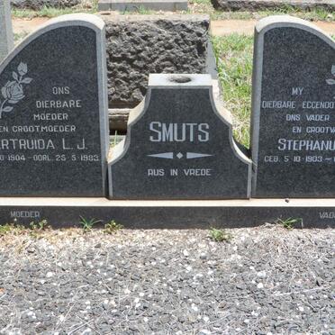 SMUTS Stephanus J.N. 1903-1977 &amp; Gertruida L.J. 1904-1983