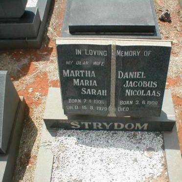 STRYDOM Daniel Jacobus Nicolaas 1908- &amp; Martha Maria Sarah 1908-1979