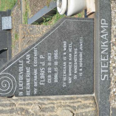 STEENKAMP Floris J.P. 1913-1965 :: ROUX Hendrik Jacobus 1926-1997 :: ROUX Johanna C. 1923-1995