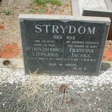 STRYDOM Petrus Johannes Stephanus 1907-1983 &amp; Francina Jacoba 1911-1972