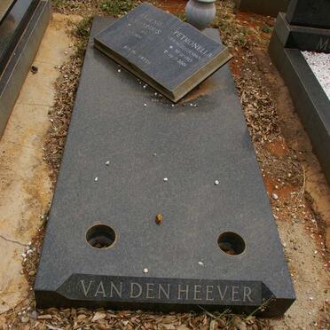 HEEVER Barend Gerhardus, van den 1916-1979 &amp; Petronella BEZUIDENHOUT 1915-2001