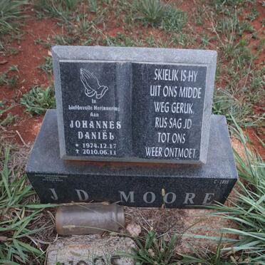 MOORE Johannes Daniel 1974-2010