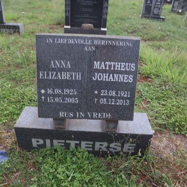 PIETERSE Mattheus Johannes 1921-2013 & Anna Elizabeth 1925-2005