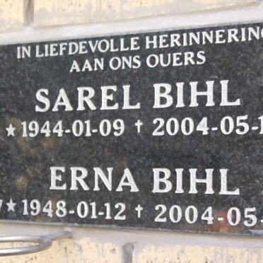 BIHL Sarel 1944-2004 &amp; Erna 1948-2004