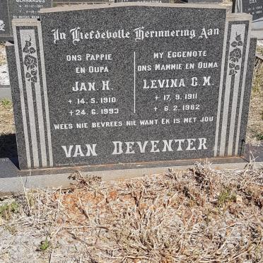 DEVENTER Jan H., van 1910-1993 &amp; Levina C.M. 1911-1982