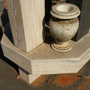 OLIVIER Apie 1940-1982