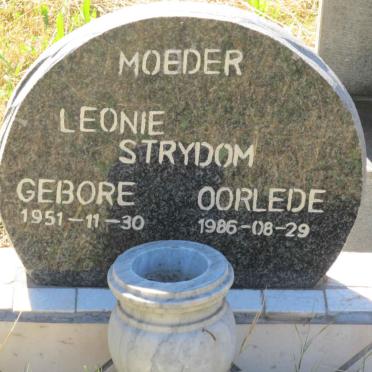 STRYDOM Leonie 1951-1986