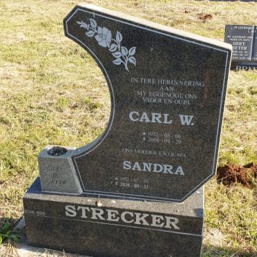 STRECKER Carl W. 1952-2006 &amp; Sandra 1952-2016