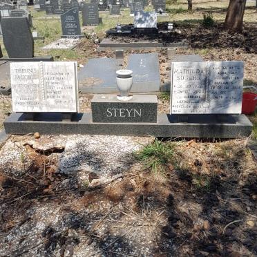 STEYN Theunis Jacobus 1924-1985 &amp; Mathilda Susara 1926-2000