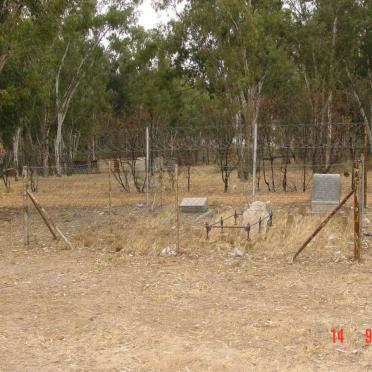 Gauteng, VANDERBIJLPARK district, Vaal Barrage, Kaalplaats 577, farm cemetery_3