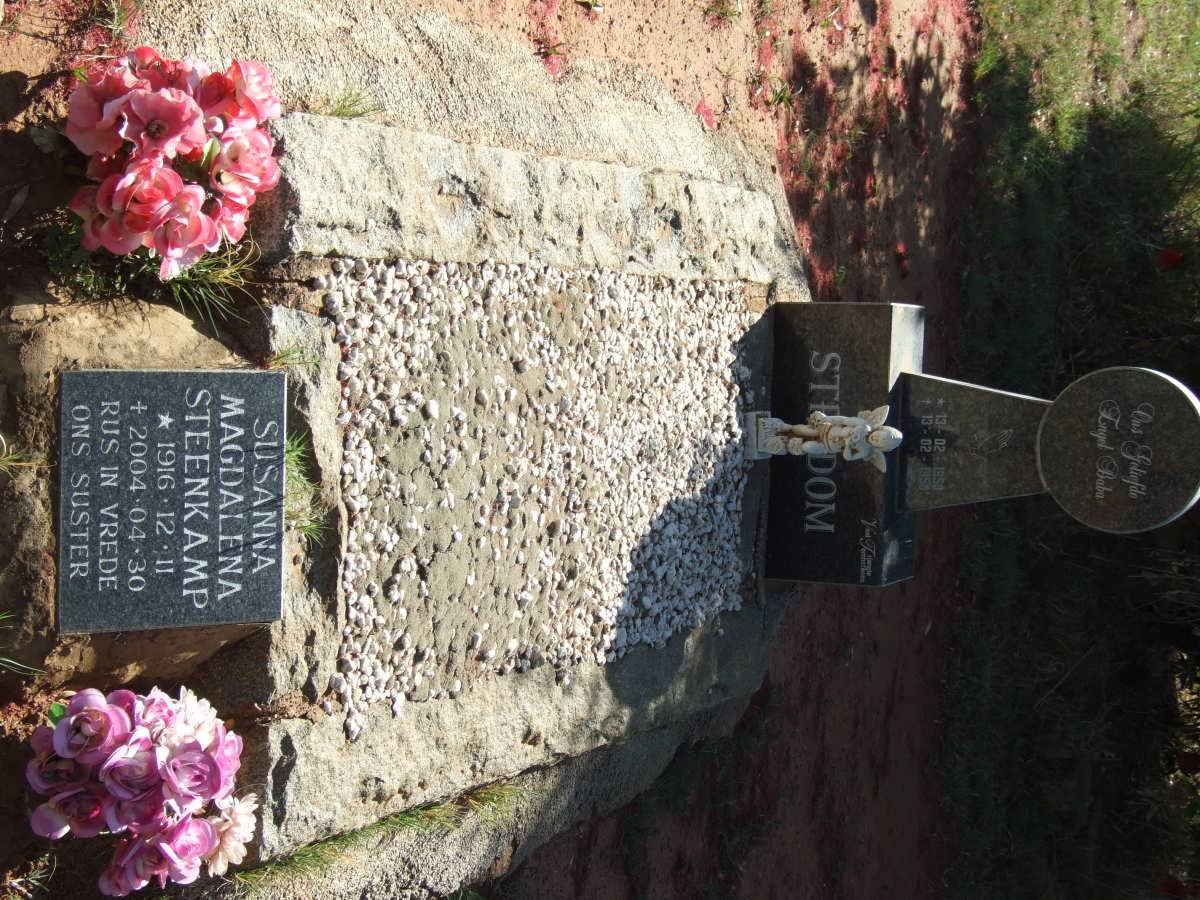 STEENKAMP Susanna Magdalena 1916-2004 :: STRYDOM Baba 1958-1958