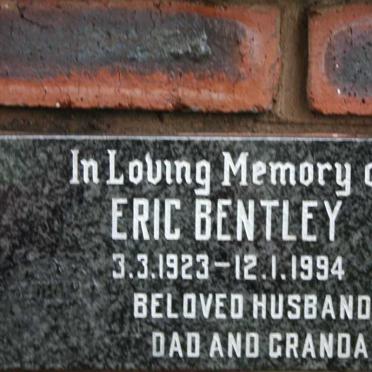 BENTLEY Eric 1923-1994