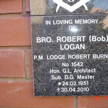 LOGAN Robert 1951-2010